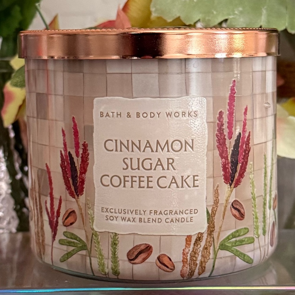 🆕🥮 BATH & BODY WORKS “CINNAMON SUGAR COFFEE CAKE” 3-WICK CANDLE. NEW. SOY WAX.